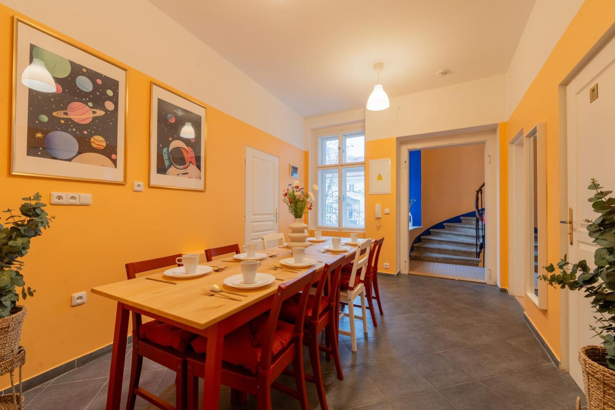 Stellar Female Hostel Прага Екстериор снимка