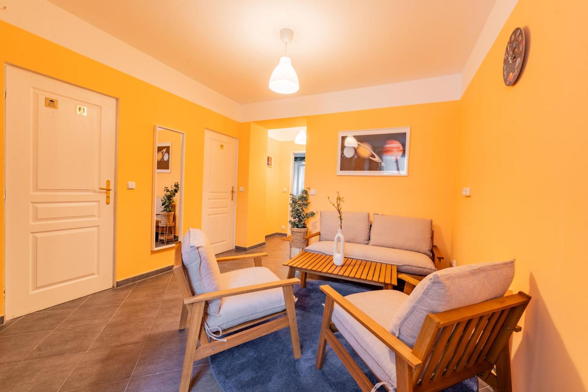 Stellar Female Hostel Прага Екстериор снимка