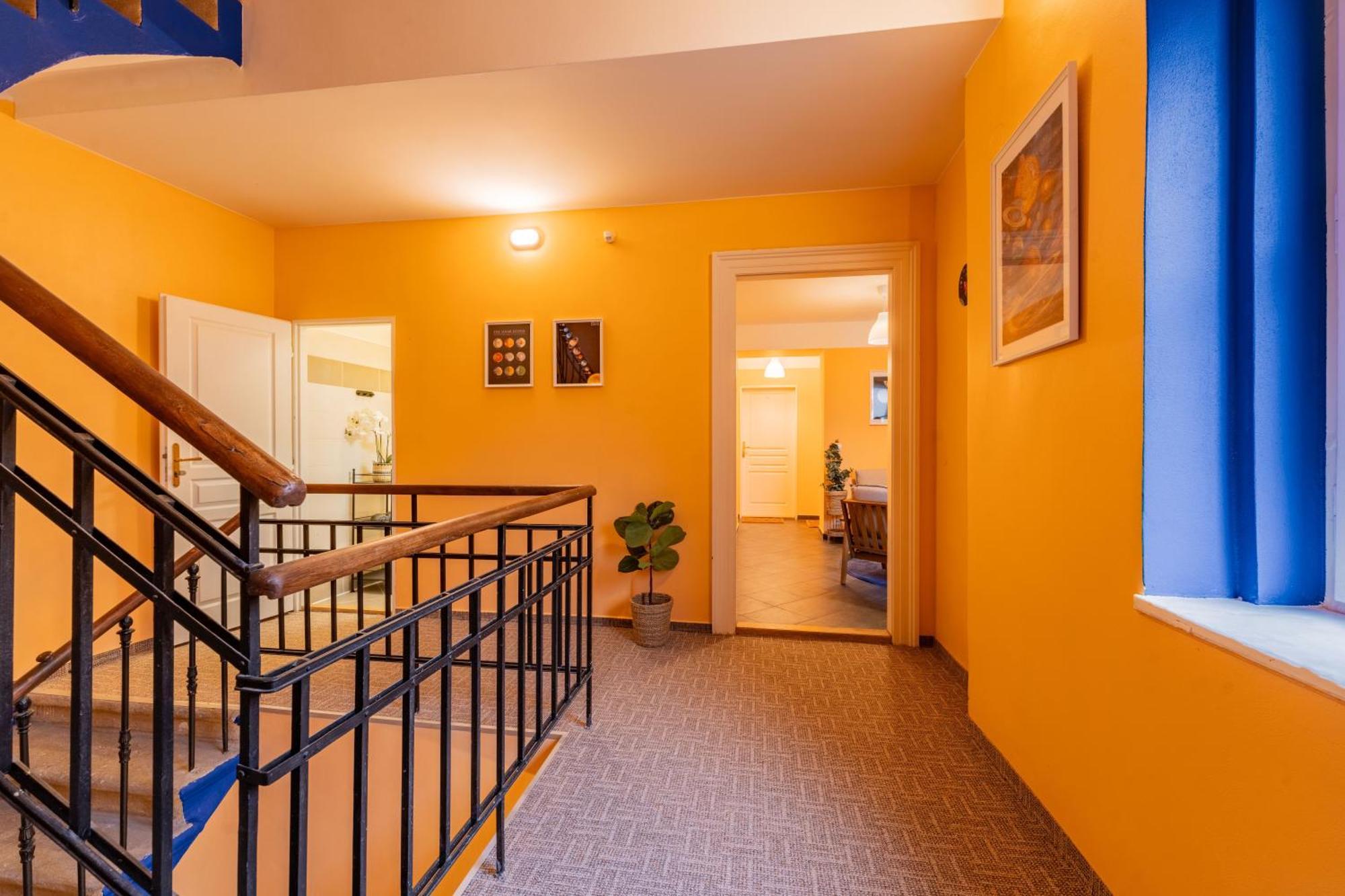 Stellar Female Hostel Прага Екстериор снимка