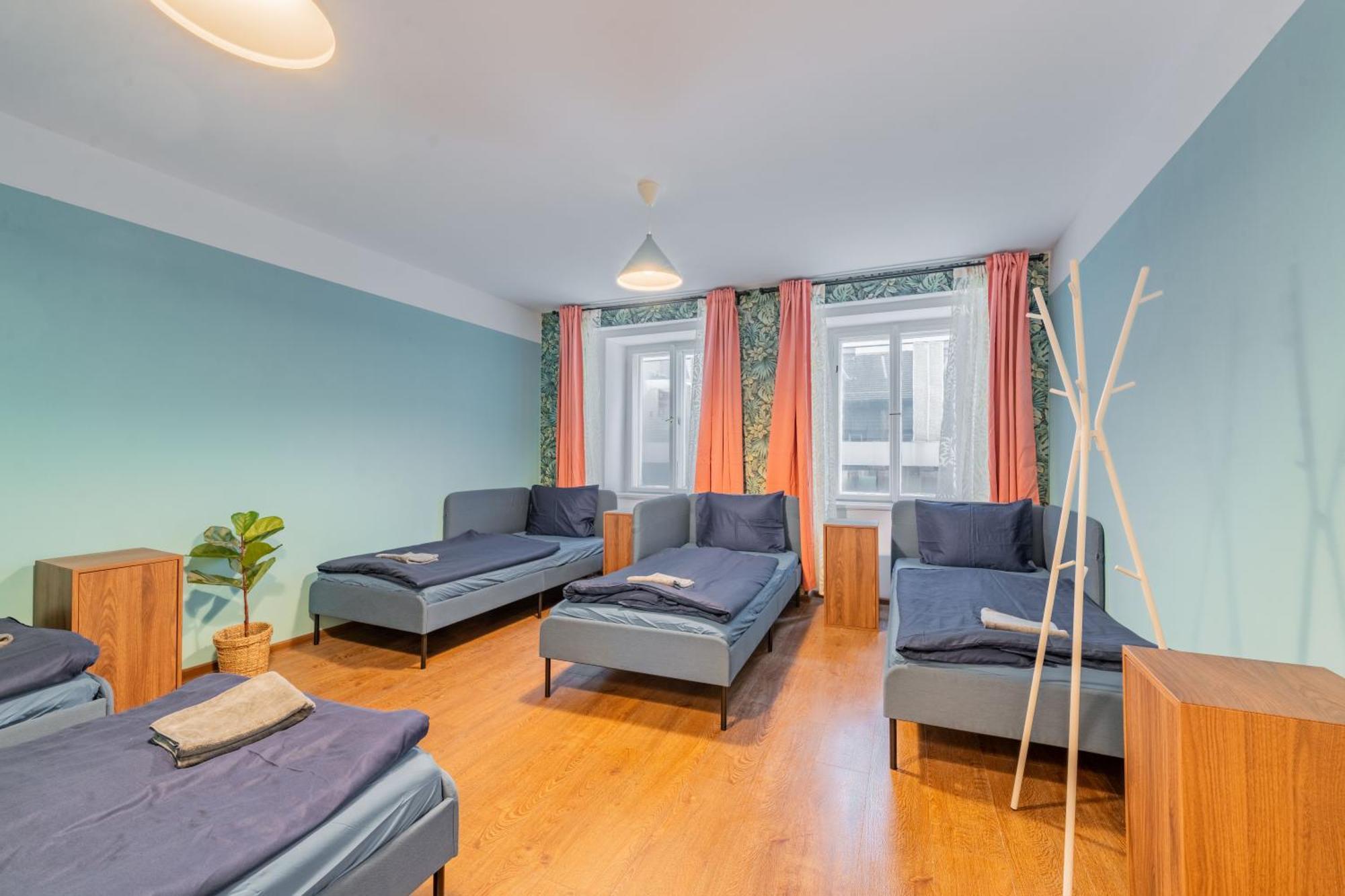Stellar Female Hostel Прага Екстериор снимка