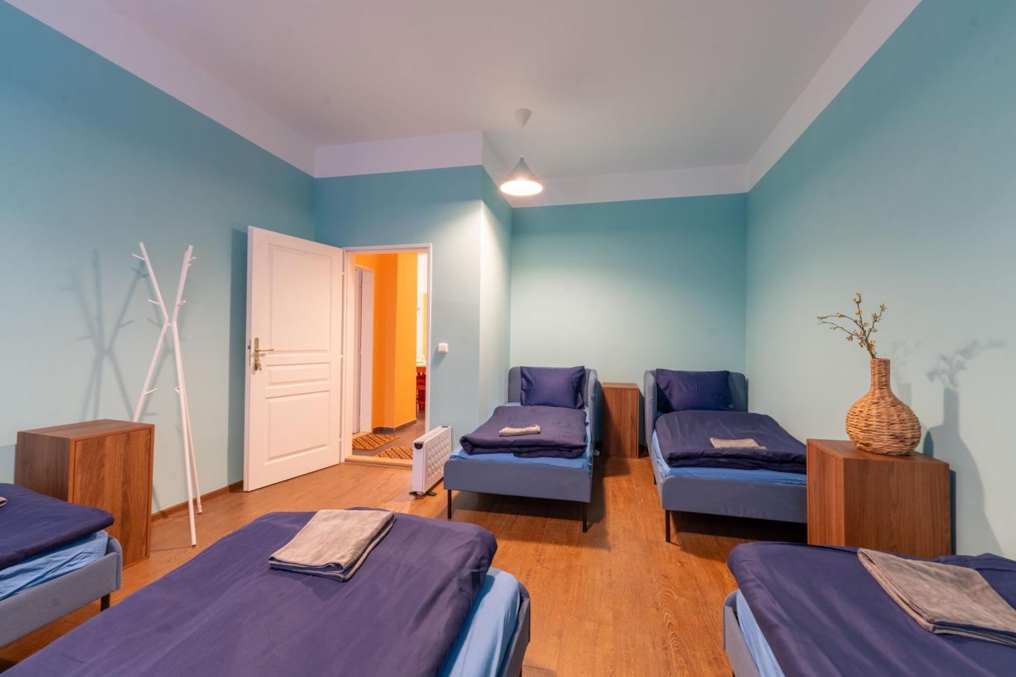 Stellar Female Hostel Прага Екстериор снимка