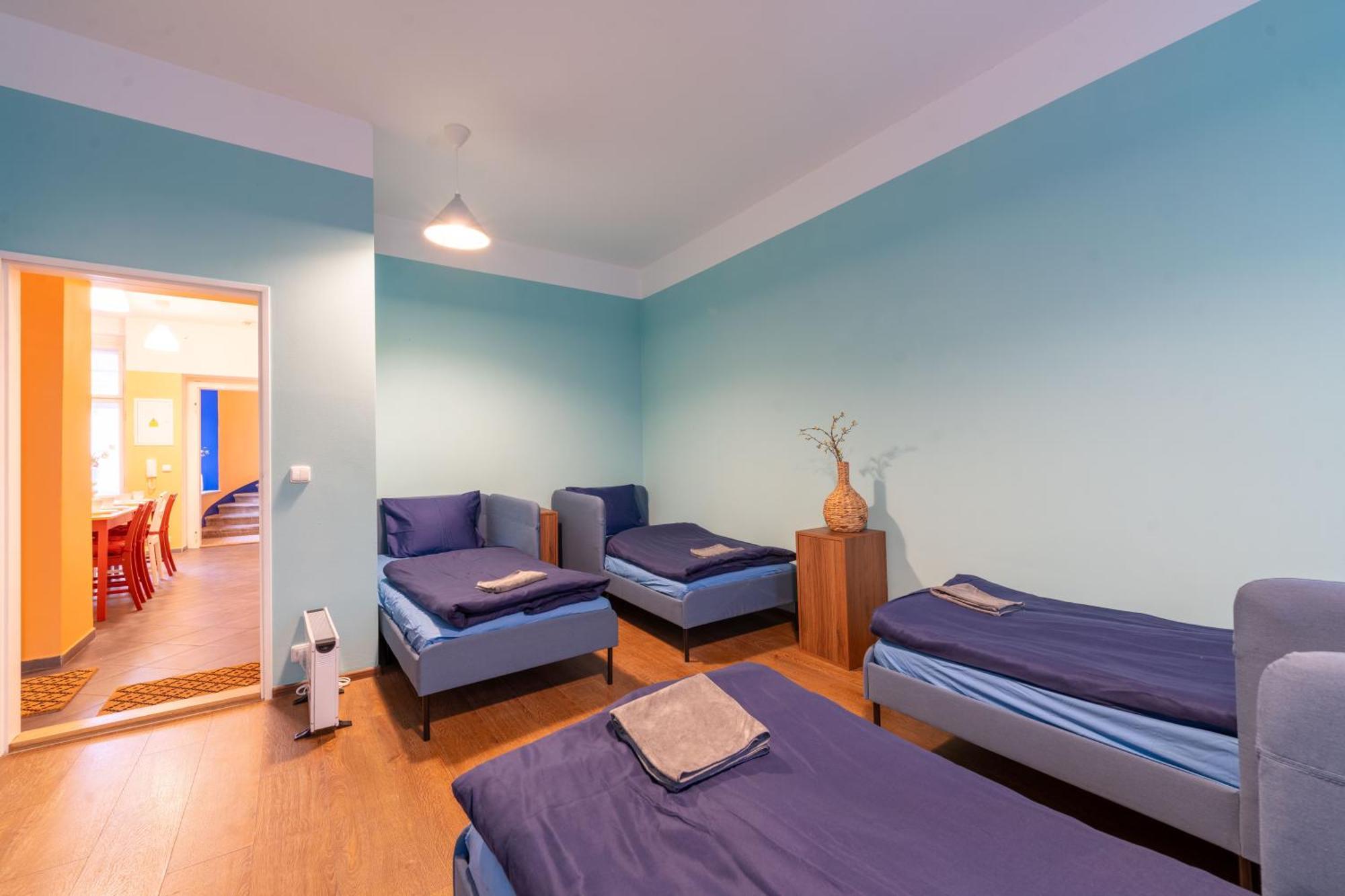 Stellar Female Hostel Прага Екстериор снимка